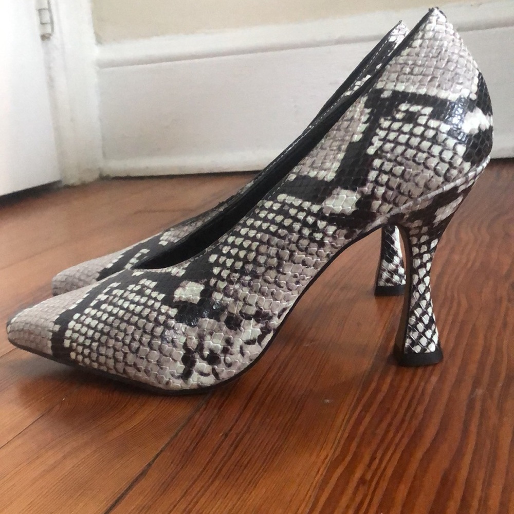 Vince Camuto “Ishani” Pointed Toe Python Pump - image 6